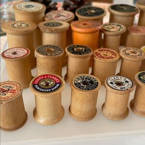 Mixed Lot of 34 VTG Empty Wooden Sewing Thread Spools Brands & Sizes advertising